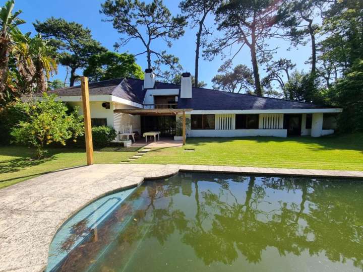 Casa en venta en Rambla General Artigas, Punta Del Este