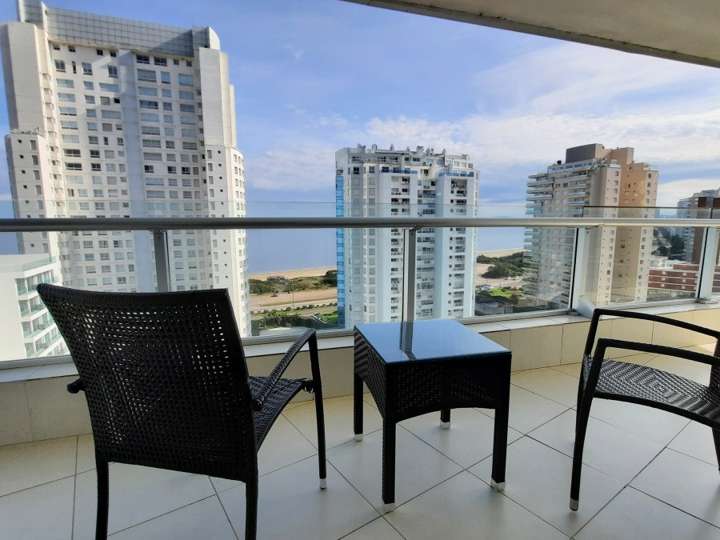 Apartamento en venta en Biarritz, Punta Del Este