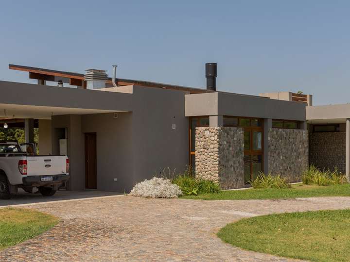 Casa en venta en Avenida 1 de Mayo, Buenos Aires