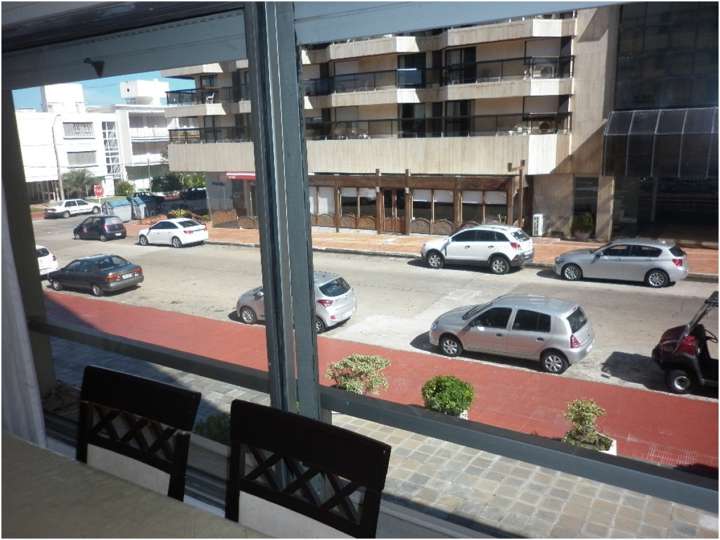 Apartamento en venta en El Mesana (Calle 24), Punta Del Este