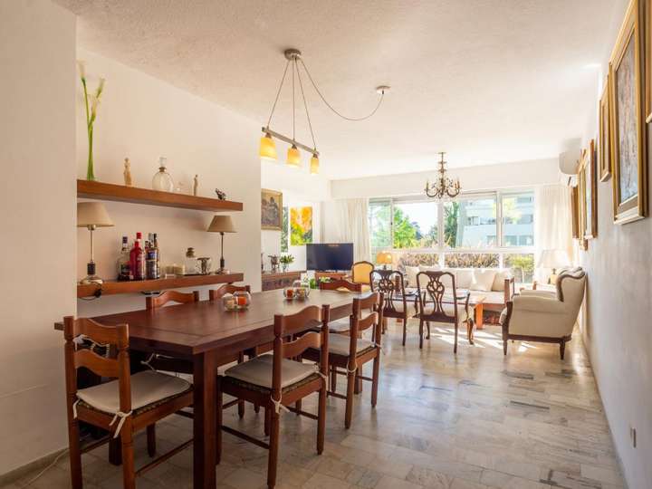 Apartamento en venta en Avenida Franklin Delano Roosevelt, Punta Del Este