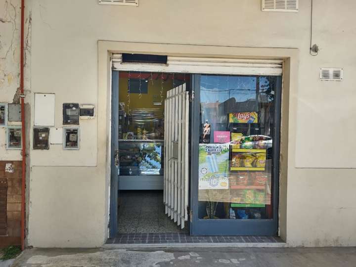 Comercial / Tienda en venta en 819 - Blas Parera, 1087, Villa Bosch