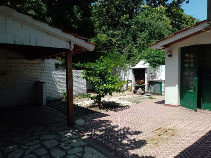 Casa en alquiler en Plaza Brown, Adrogué