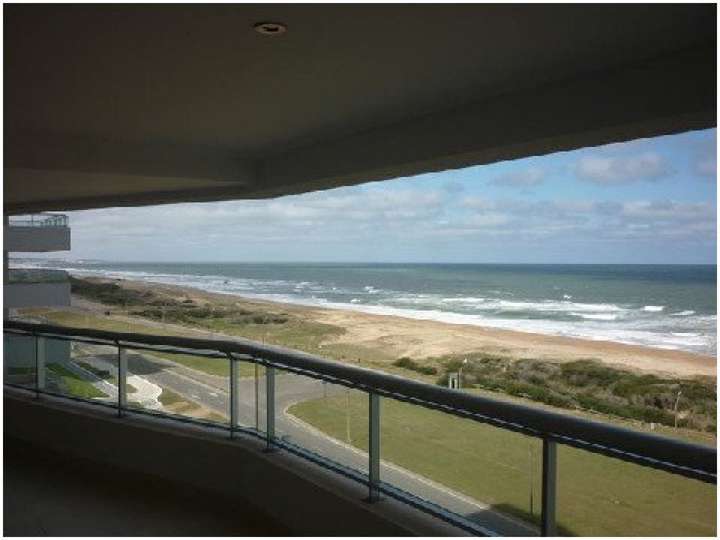 Apartamento en venta en Rambla Lorenzo Batlle Pacheco, Punta Del Este