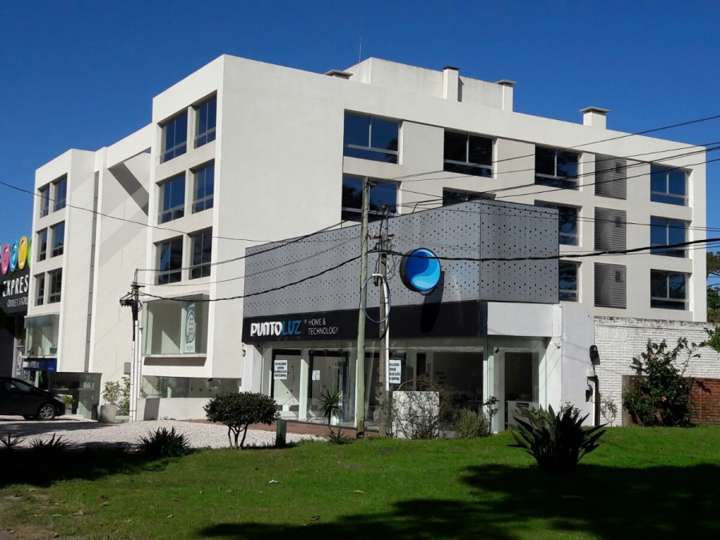 Comercial / Tienda en venta en Avenida Italia, Punta Del Este