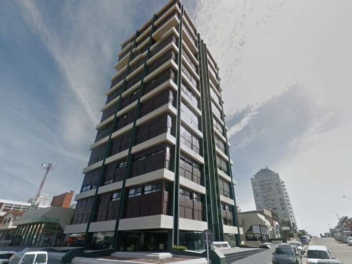 Apartamento en venta en El Mesana (Calle 24), Punta Del Este
