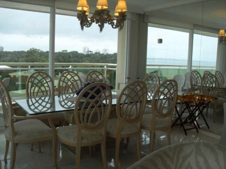 Apartamento en venta en Rambla Doctor Claudio Williman, Punta Del Este