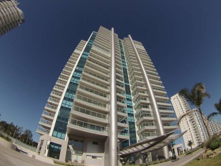 Apartamento en venta en Avenida Orlando Pedragosa Sierra, Punta Del Este