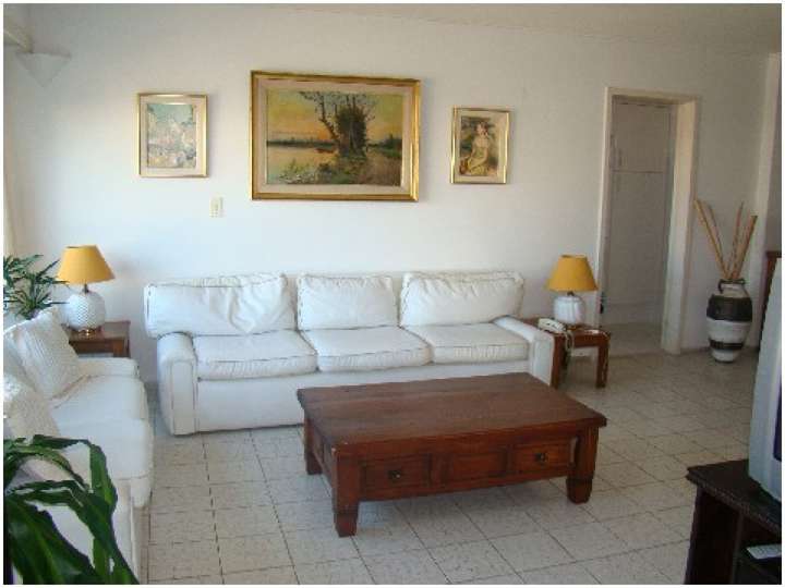 Apartamento en venta en Comodoro Gorlero (Calle 19), Punta Del Este