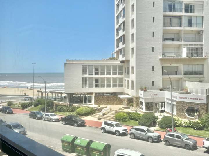 Apartamento en venta en Las Focas (Calle 30), Maldonado