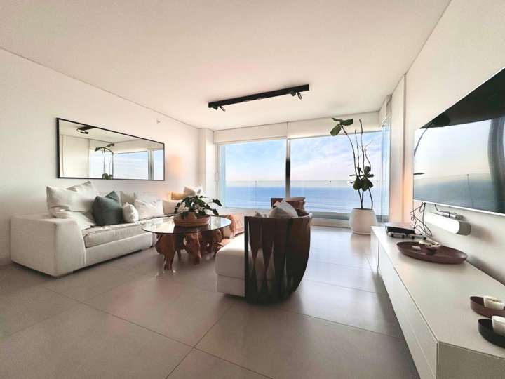 Apartamento en venta en Rambla Lorenzo Batlle Pacheco, Punta Del Este