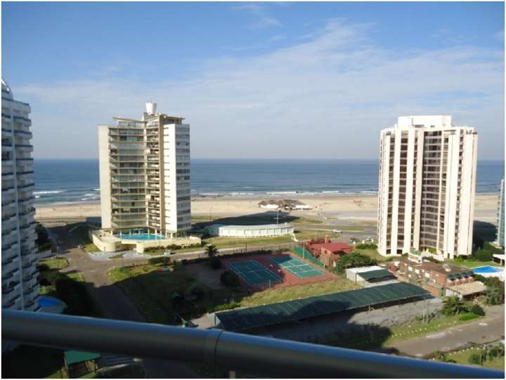 Apartamento en venta en Avenida Chiverta, Punta Del Este