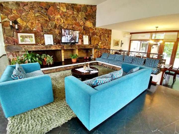 Casa en venta en Avenida Córdoba, Punta Del Este