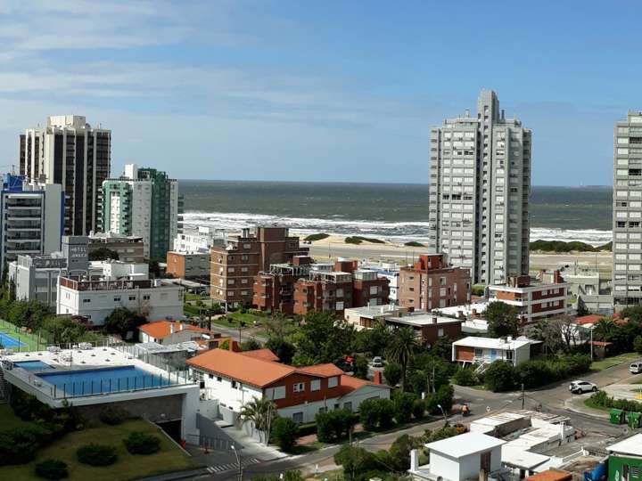 Apartamento en venta en Avenida Chiverta, Punta Del Este