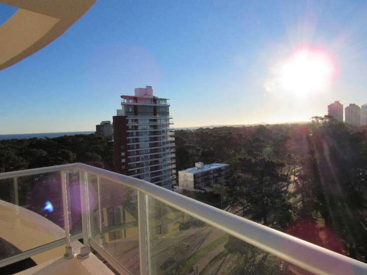 Apartamento en alquiler en Avenida Franklin Delano Roosevelt, Punta Del Este