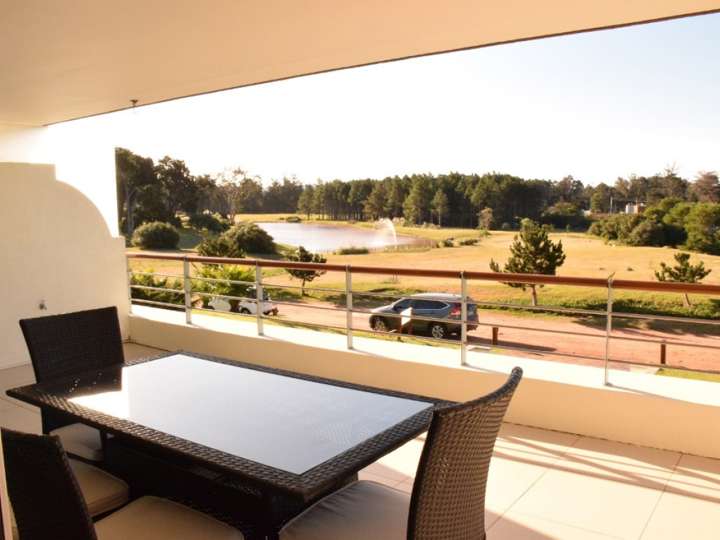 Apartamento en venta en Pinares, Maldonado