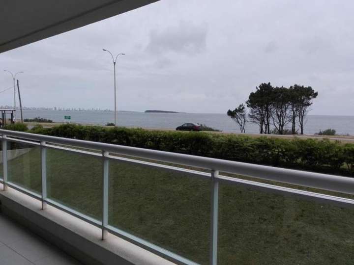 Apartamento en venta en Pinares, Maldonado