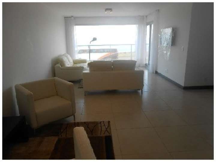 Apartamento en venta en Pinares, Maldonado