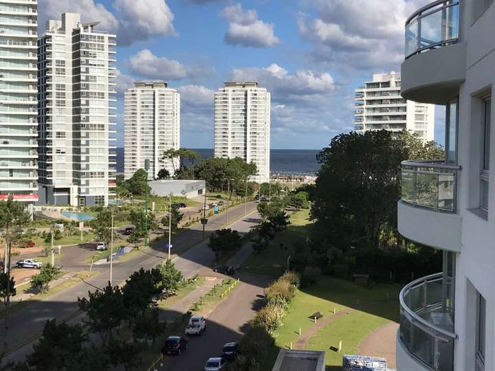 Apartamento en alquiler en Punta Del Este