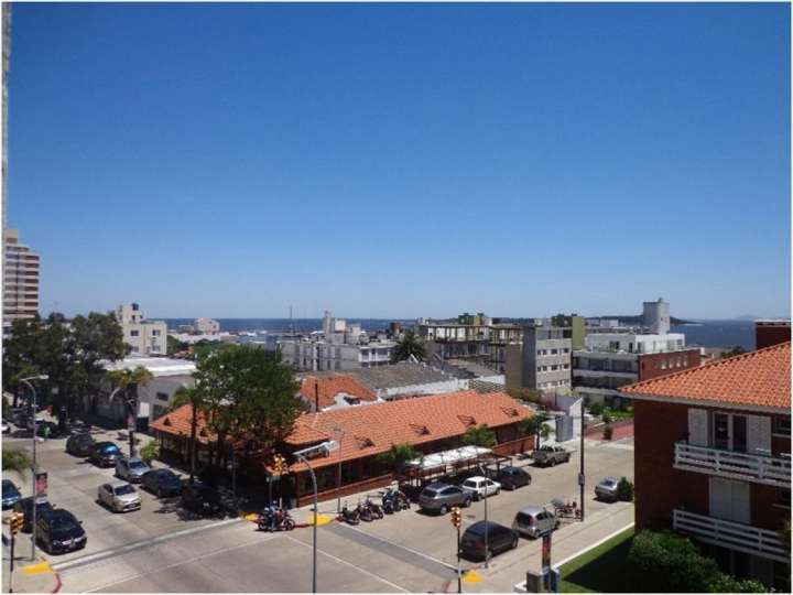 Apartamento en venta en El Remanso (Calle 20), Punta Del Este