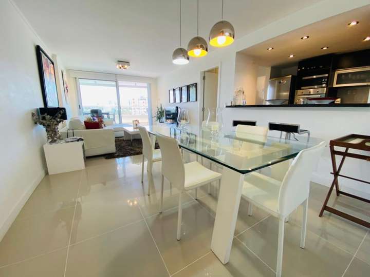 Apartamento en venta en Avenida Chiverta, Punta Del Este