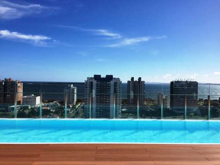 Apartamento en venta en Rambla Lorenzo Batlle Pacheco, Punta Del Este