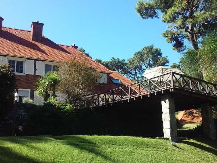 Casa en venta en Avenida República Argentina, Punta Del Este