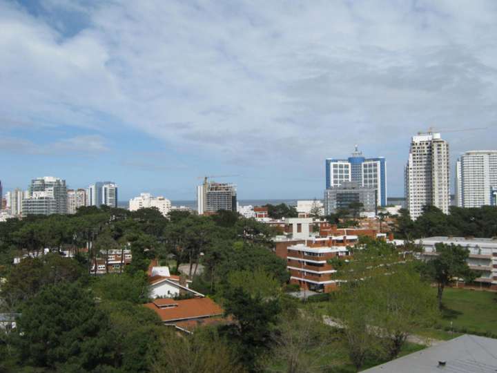 Apartamento en venta en Carlos Vaz Ferreira, Punta Del Este