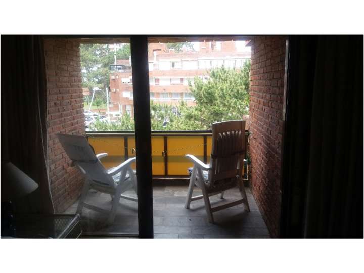 Apartamento en venta en El Mesana (Calle 24), Punta Del Este