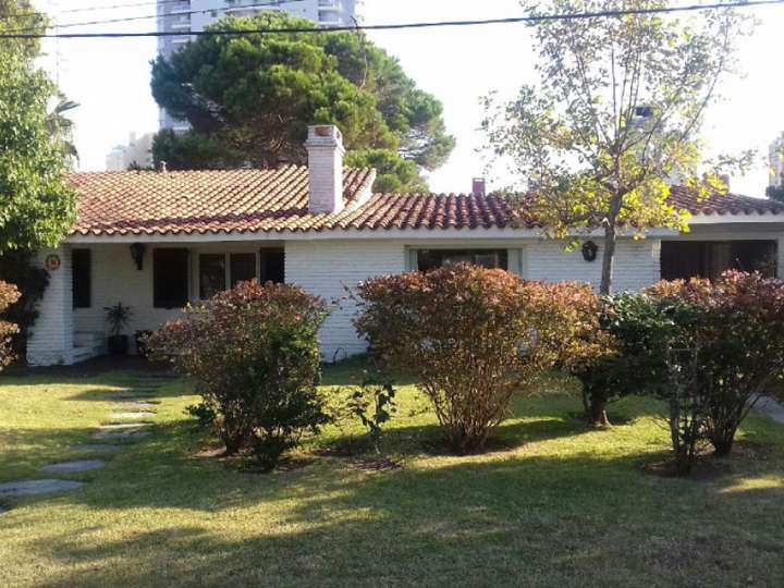 Casa en venta en El Mesana (Calle 24), Punta Del Este