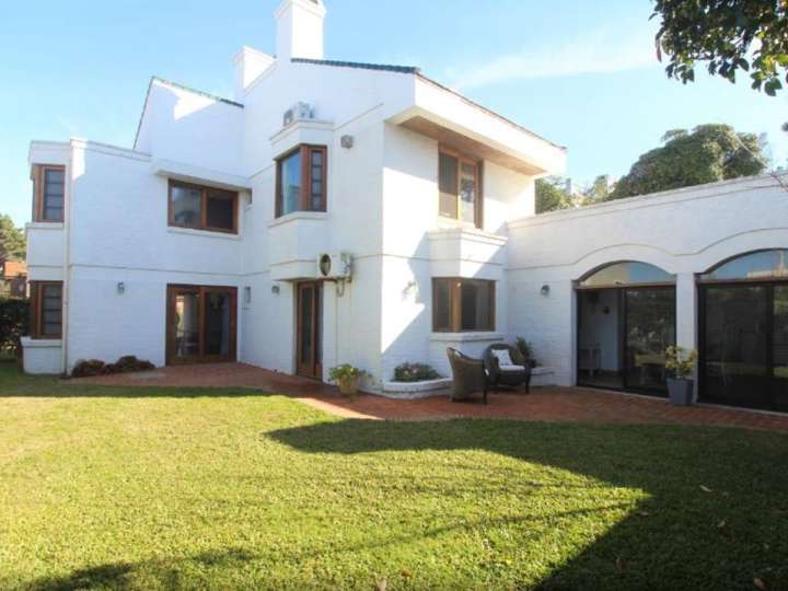 Casa en venta en Alfonsina Storni, San Rafael - El Placer