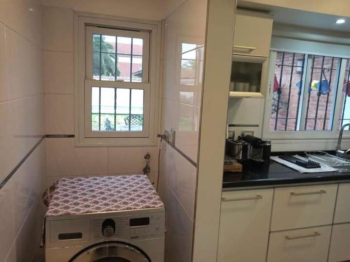 Casa en venta en Castellanos, Villa Luzuriaga