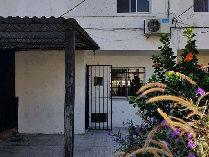 Casa en venta en Eugenio Araus, Colonia