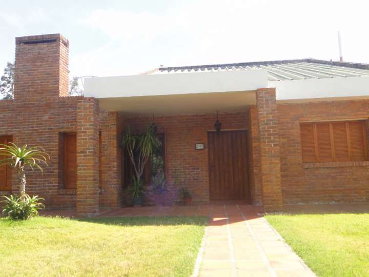 Casa en venta en Nicolás Mihanovich, Colonia