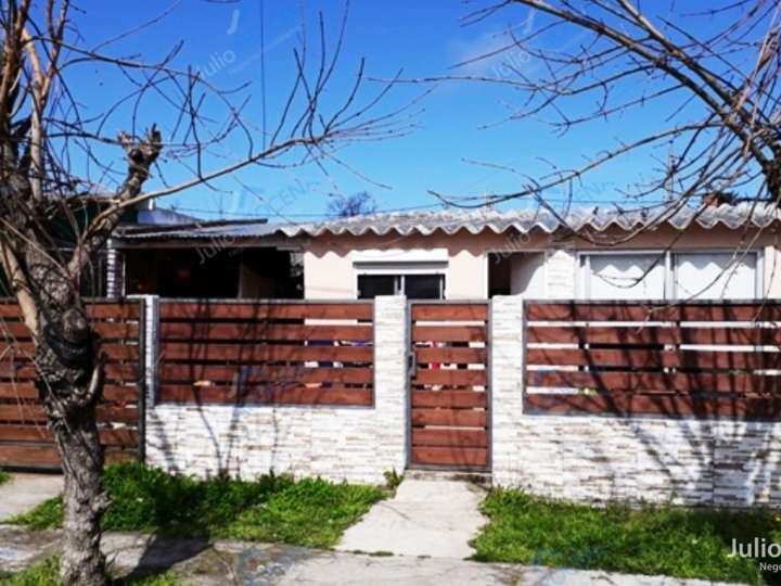 Casa en venta en Los Jazmines, Colonia