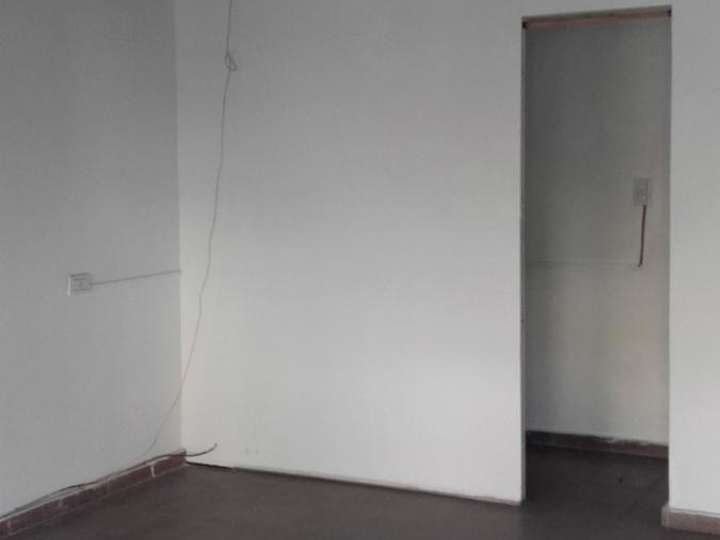 Comercial / Tienda en alquiler en Bahía Blanca, Llavallol