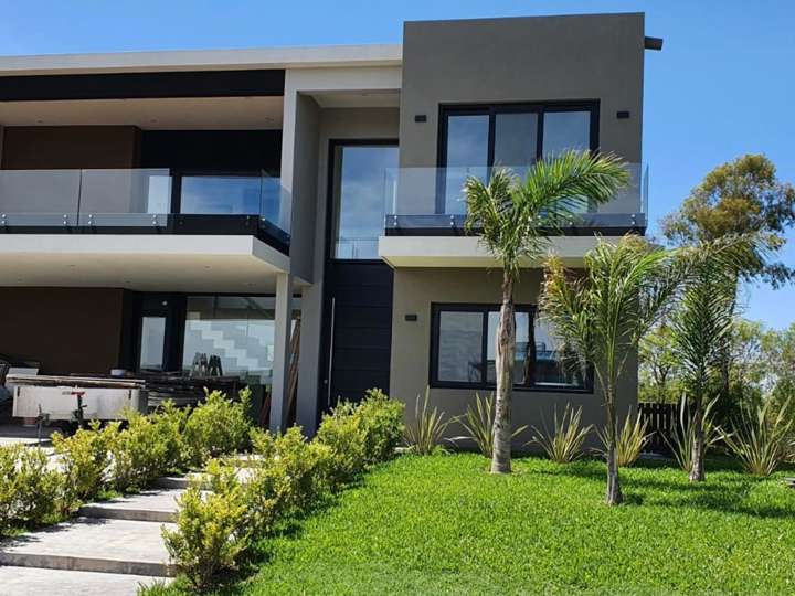 Casa en venta en Calle 152, Hudson