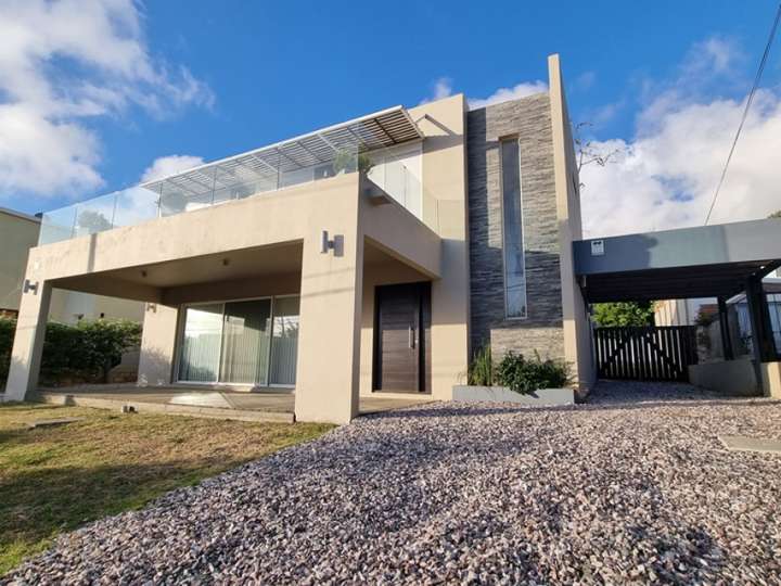 Casa en venta en Yacaré, Piriápolis