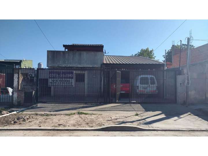 Casa en venta en Elías Bedoya, 5247, Buenos Aires