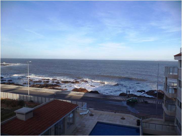 Apartamento en venta en Resalsero (Calle 26), Punta Del Este