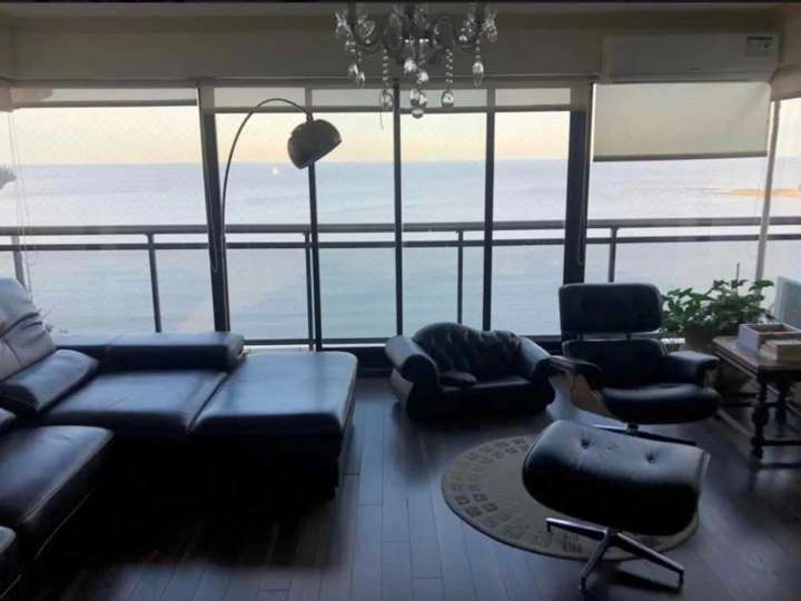 Apartamento en venta en Rambla, Montevideo