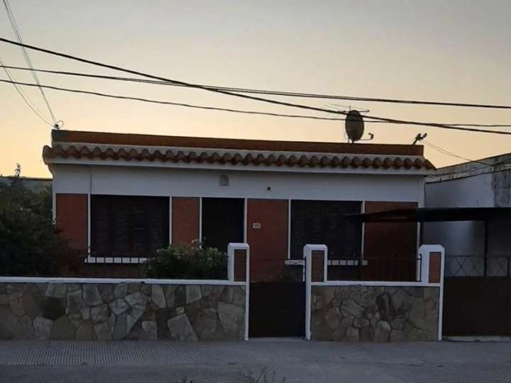 Casa en venta en Agaces, Montevideo