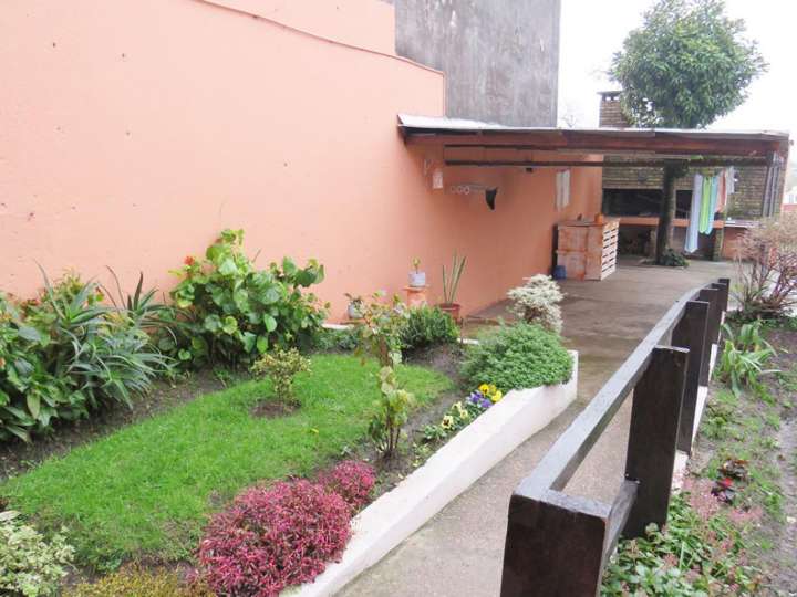 Casa en venta en León Pérez, Montevideo