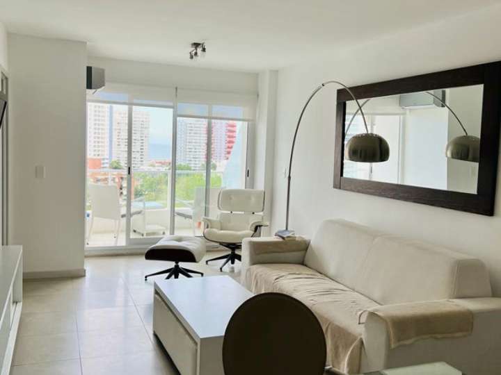 Apartamento en venta en Avenida Italia, Punta Del Este