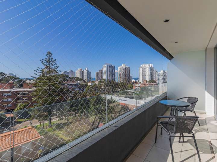 Apartamento en venta en Avenida Francisco Salazar, Punta Del Este