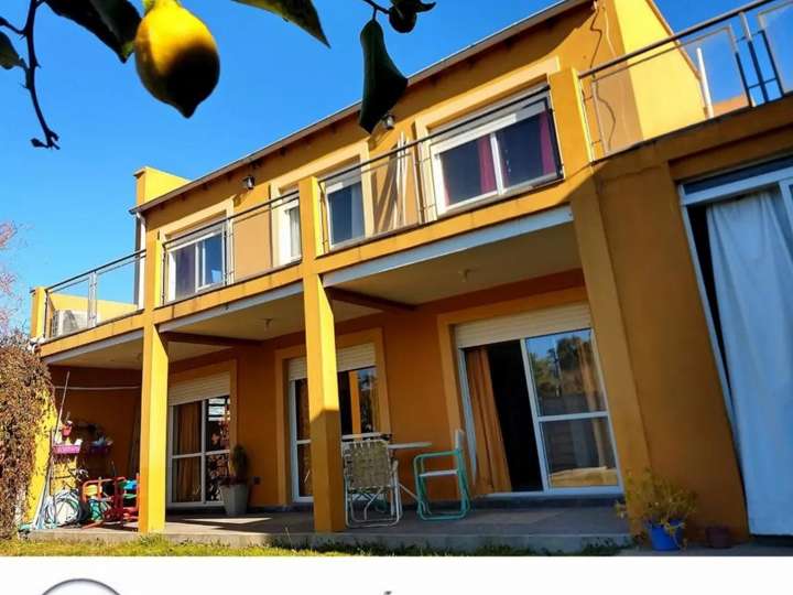 Casa en venta en Partido de Azul, Azul