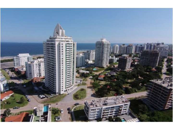 Apartamento en venta en Biarritz, Punta Del Este