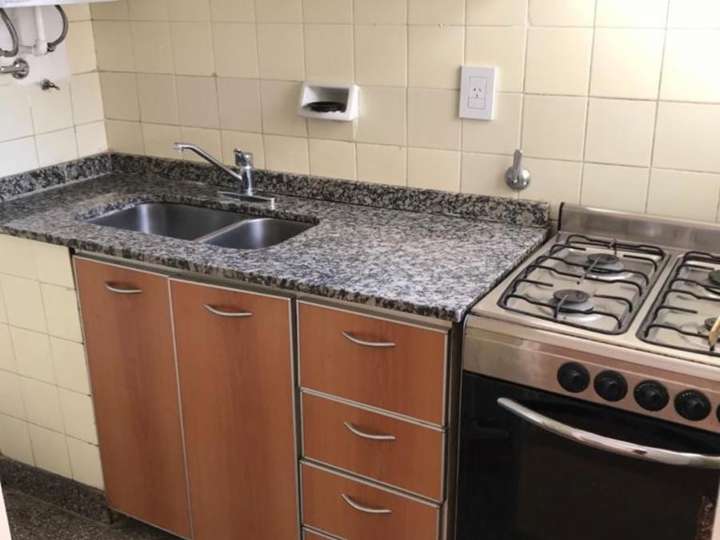 Departamento en venta en Combate de los Pozos, 1206, Ciudad Autónoma de Buenos Aires