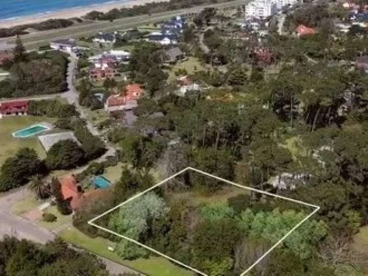 Terreno en venta en Punta Del Este
