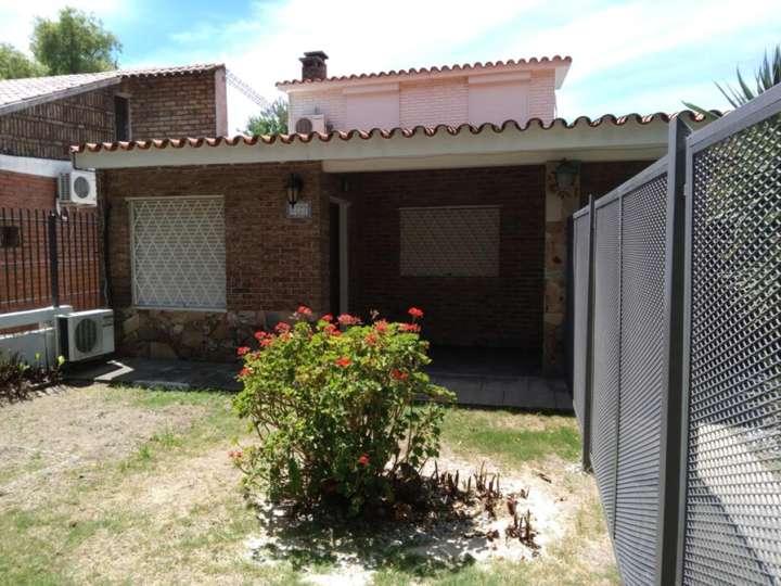 Casa en venta en Carrasco Norte, Montevideo